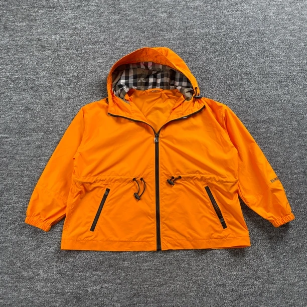 全新未使用 BURBERRY/博柏利 7507/Burberry连帽抽绳收腰夹克全新