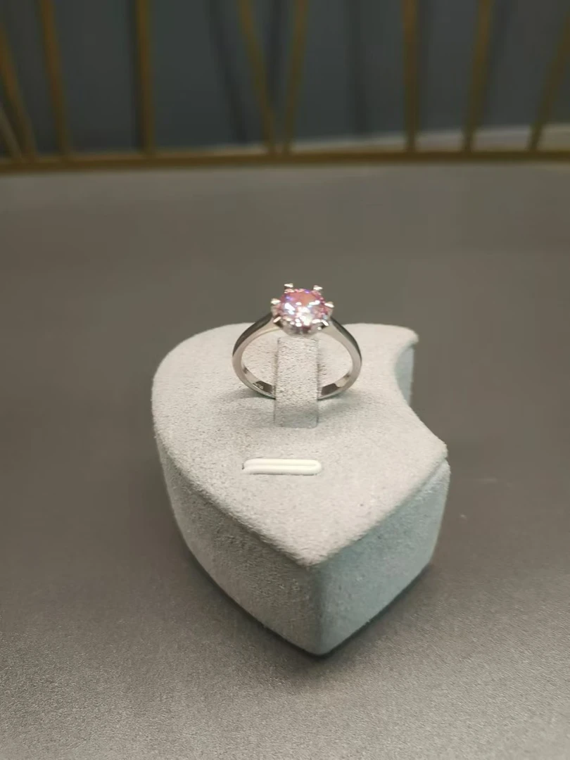 带包装 直臂雪花切1克拉天花板粉戒指.K