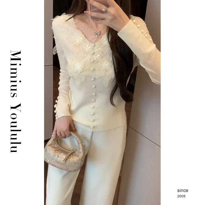 【mimius】七七 法式蕾丝花朵拼接V领针织衫 WF11078