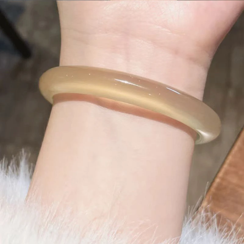 天然无优化玛瑙玉髓女款浅香槟色玉石手镯新中式轻奢时尚感玉镯