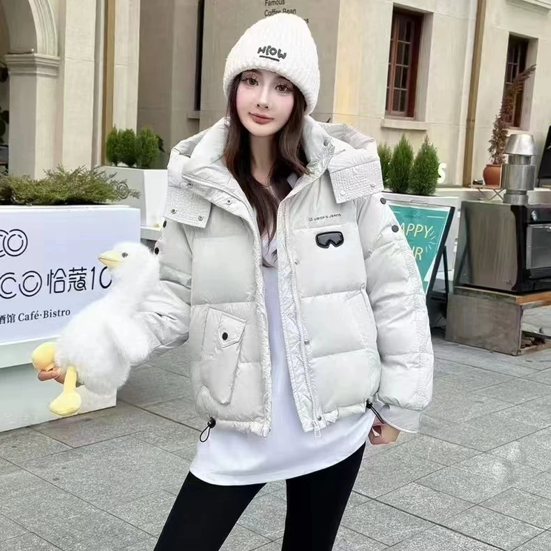 流行美少女2024冬季新款时尚小个子连帽短款轻暖感充绒加厚外套