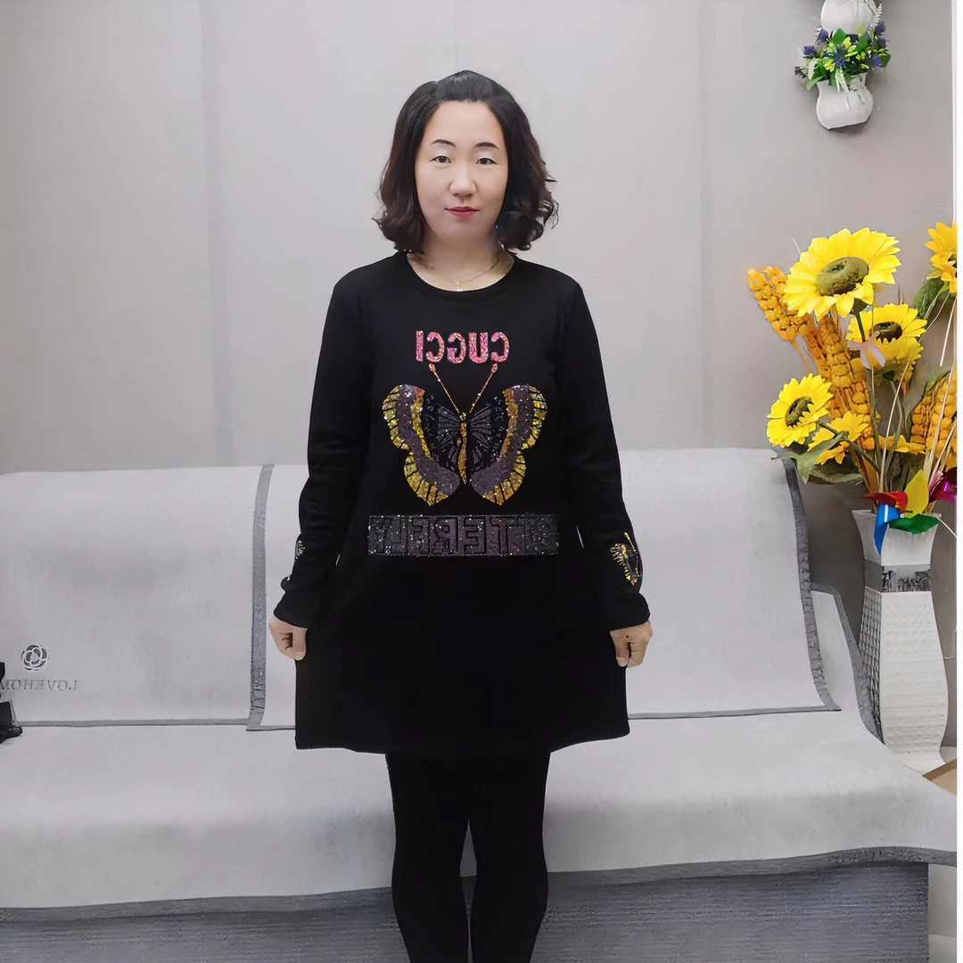 百搭黑色长袖时尚秋冬圆领加绒显瘦女士中长款烫钻打底裙加厚宽松