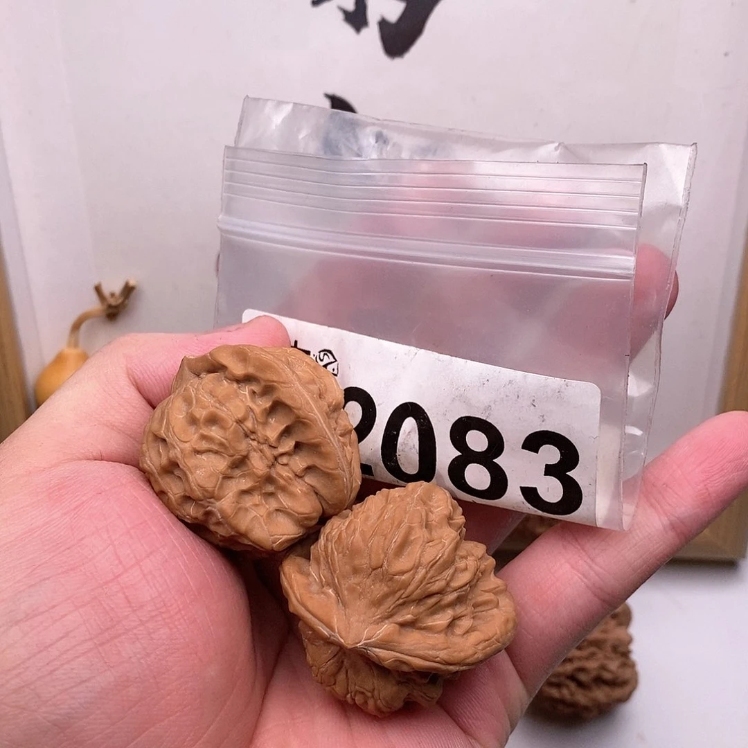 文玩核桃吊坠山一代白蛇谷