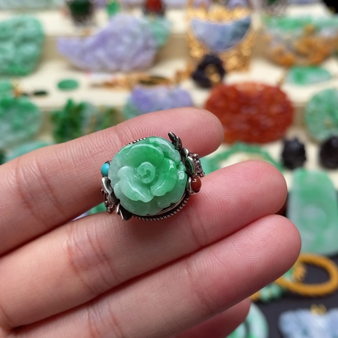翡翠戒指银S925镶嵌翡翠戒指