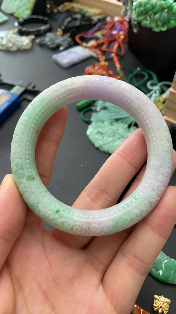 A货翡翠春彩手镯