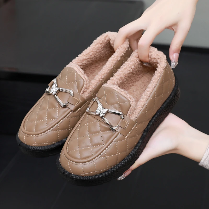 冬季豆豆鞋女新款时尚百搭加绒加厚平底防水防滑保暖女士妈妈棉鞋