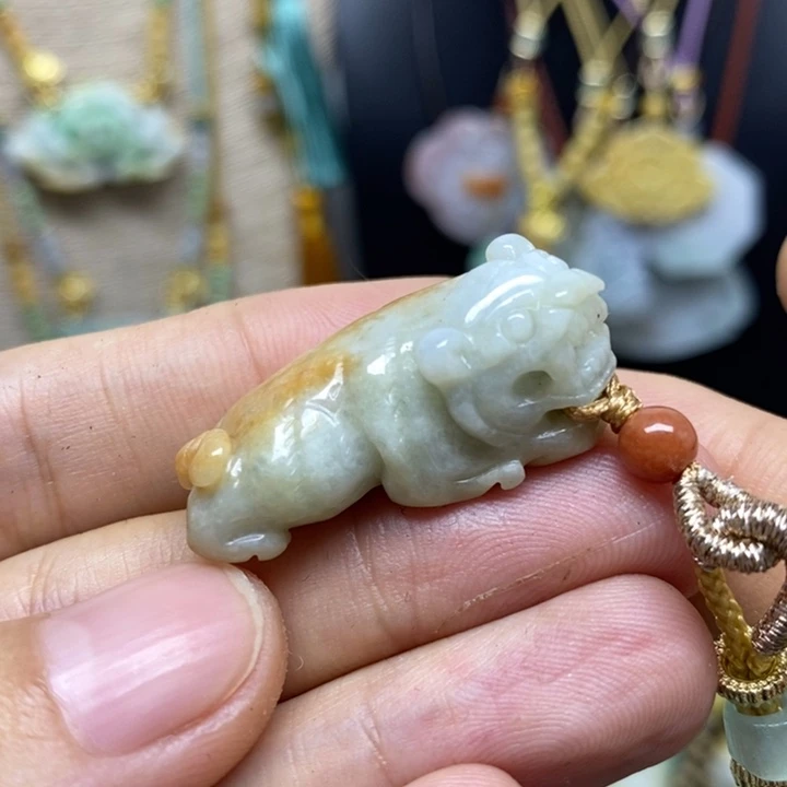 翡翠颈饰未镶嵌翡翠