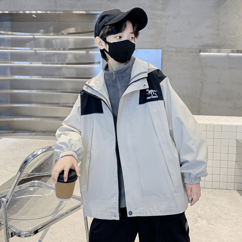 男童秋装外套洋气休闲男孩连帽中大童帅气秋冬季帅气儿童装冲锋衣