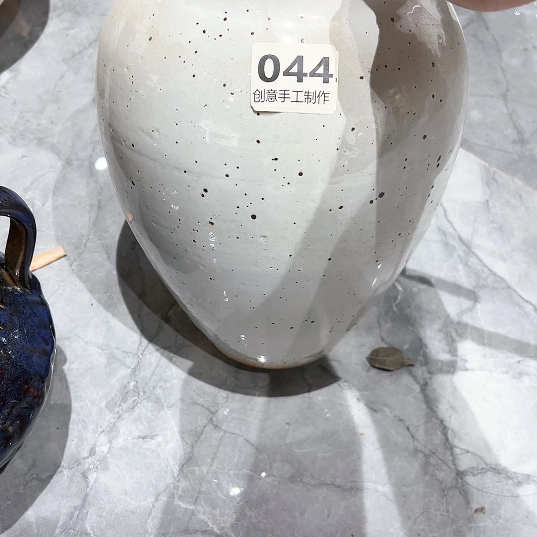 摆件陶瓷花瓶高31内口14微瑕