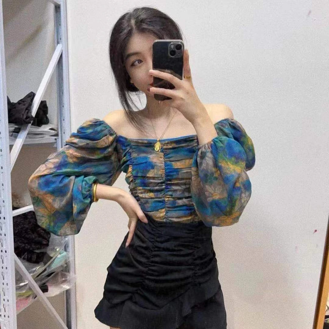 2024年夏季新款时尚港风碎花一字肩泡泡袖衬衫女上衣显瘦长袖短款