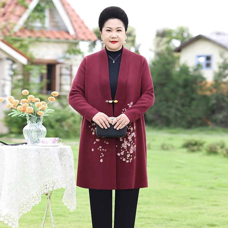 中老年开衫毛衣女胖妈妈秋冬外套长版时尚大尺码高贵绣花毛衫妈妈