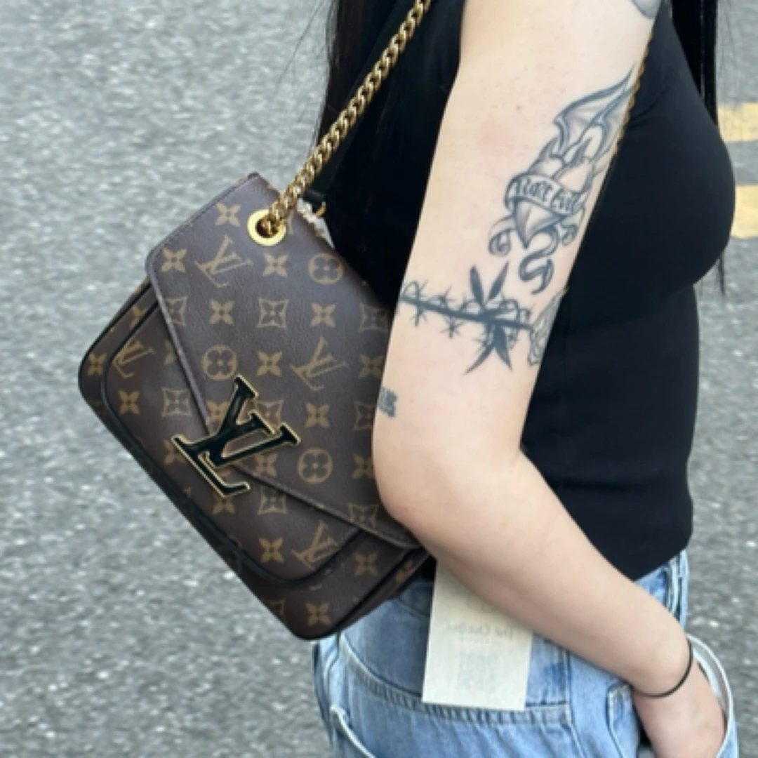 95新 LouisVuitton/路易威登 只盒/Lv新款Passy邮差包