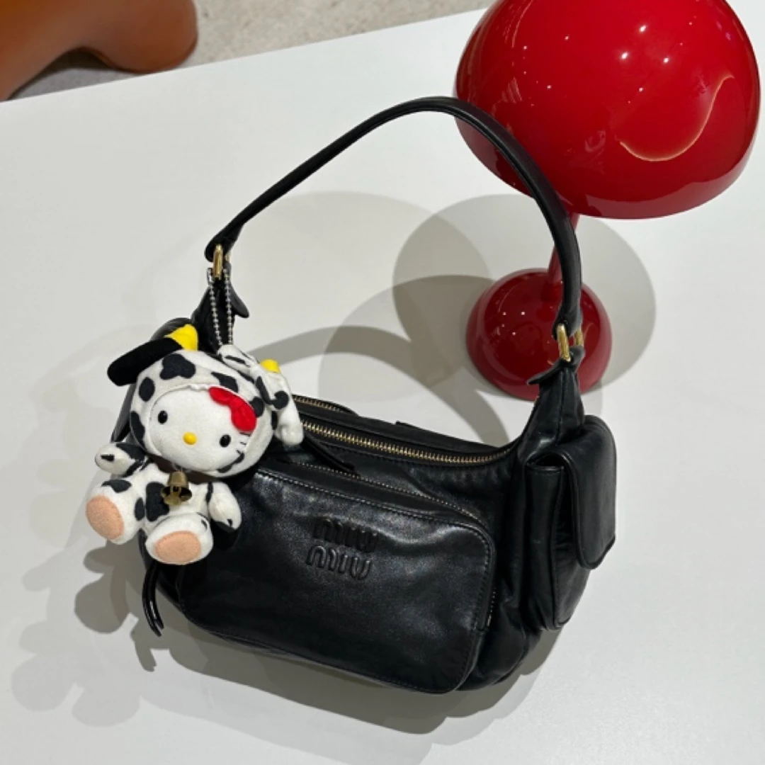 99新 MIU MIU/缪缪 只盒/MiuMiu芯片爆款黑金多口袋机车腋下包