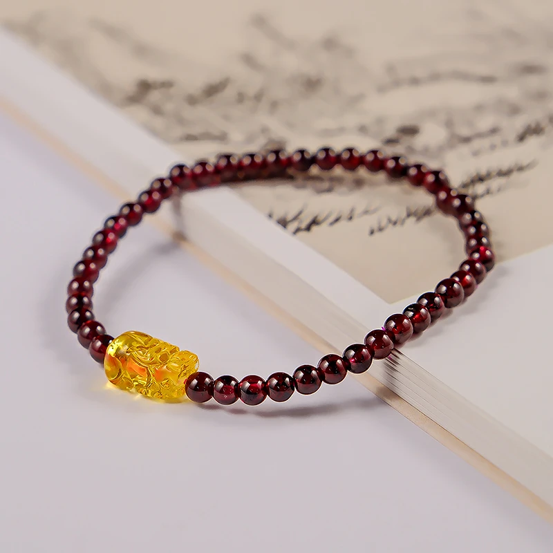 手工轻奢气质时尚百搭单圈石榴石镶嵌琥珀女款复古简约手链t-5550