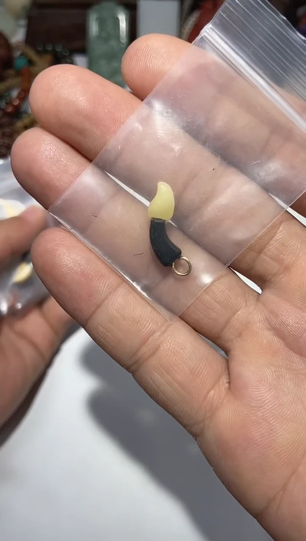 【闪购商品】蜜蜡裸石未镶嵌配饰