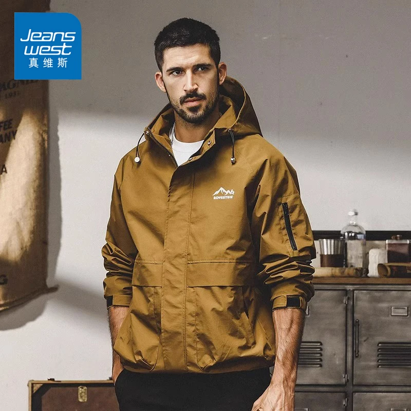 Jeanswest/真维斯户外机能夹克春秋款男士山系连帽冲锋衣工装外套