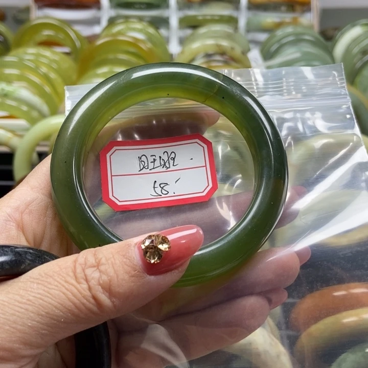 蛇纹石玉手镯未镶嵌旺*