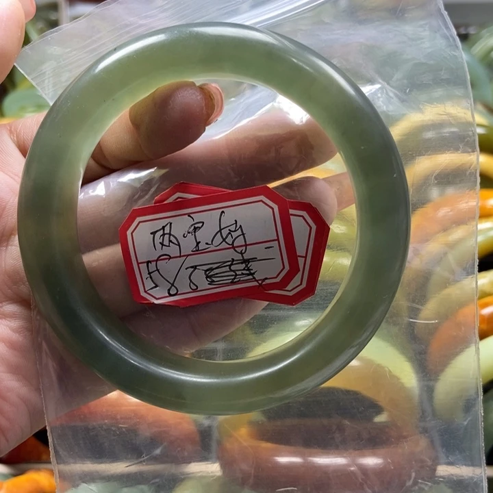 蛇纹石玉手镯未镶嵌两*妈