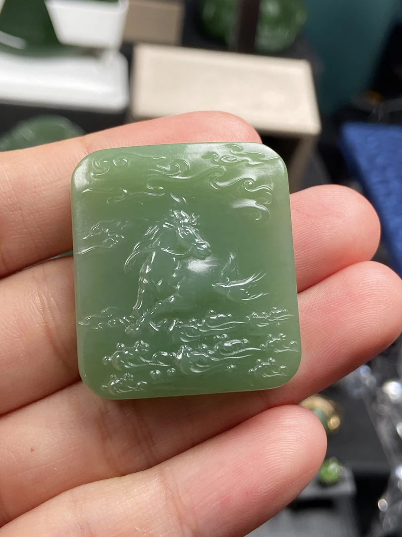 和田玉碧玉粉绿马到成功题材牌子