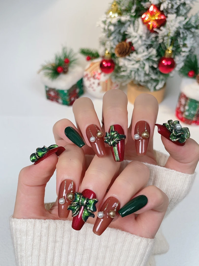 木木手工穿戴甲定制圣诞礼物盒立体蝴蝶结雕花美甲成品