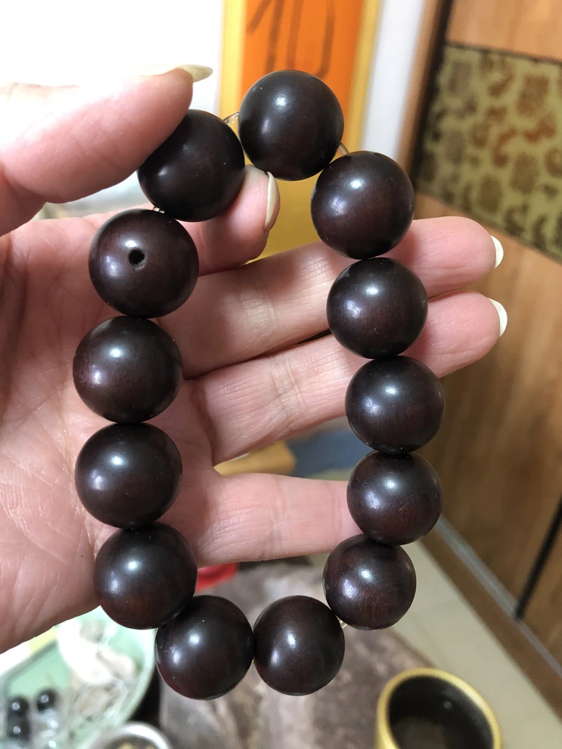 天然雷击枣木男手串。1.8的珠子13颗。