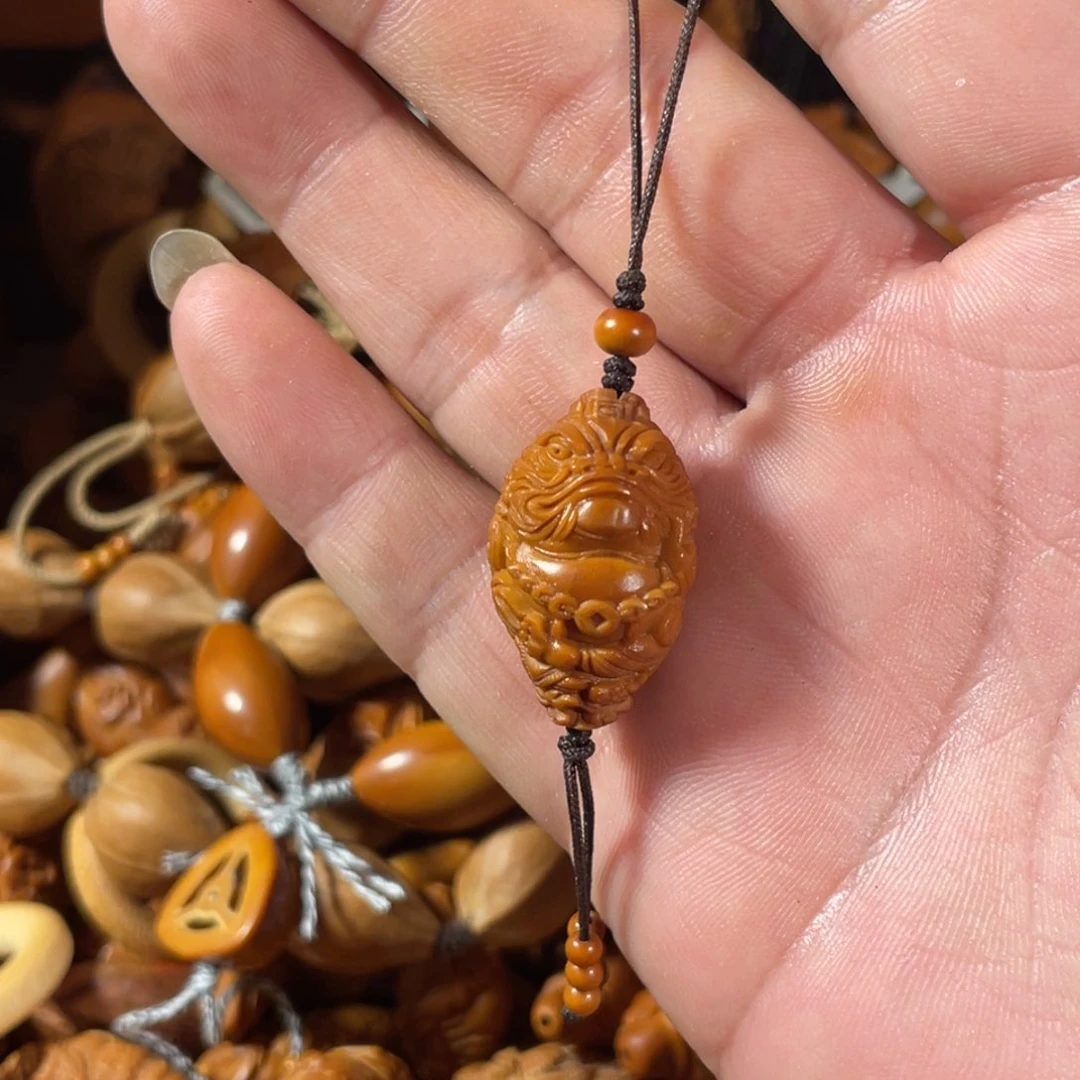 橄榄核核雕金蟾手机吊坠386