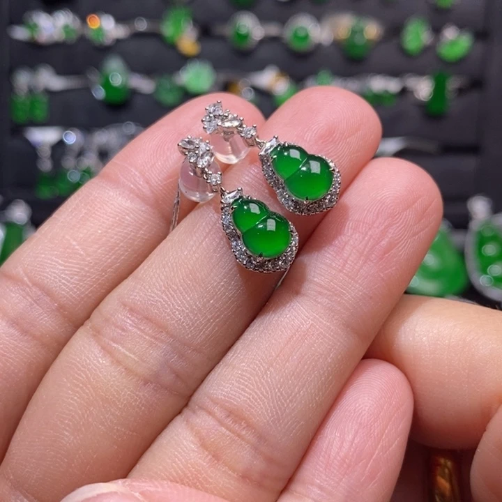 【闪购商品】定制翡翠18K金镶嵌葫芦耳钉