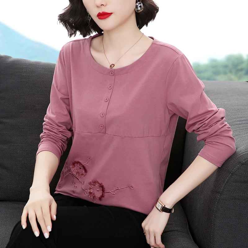 洋气刺绣纯棉上衣2025秋季新款中老年妈妈长袖宽松T恤遮肚打底衫