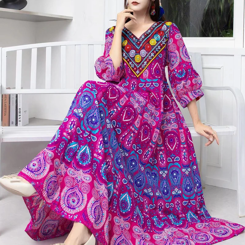 波西米亚民族风刺绣花朵V领灯笼袖复古宽松显瘦百搭长裙连衣裙女