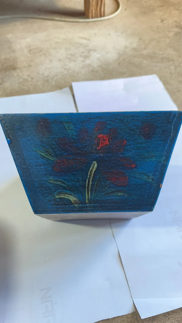 旧货木升，可以放文玩手串，可用茶桌上生器皿放水果瓜果