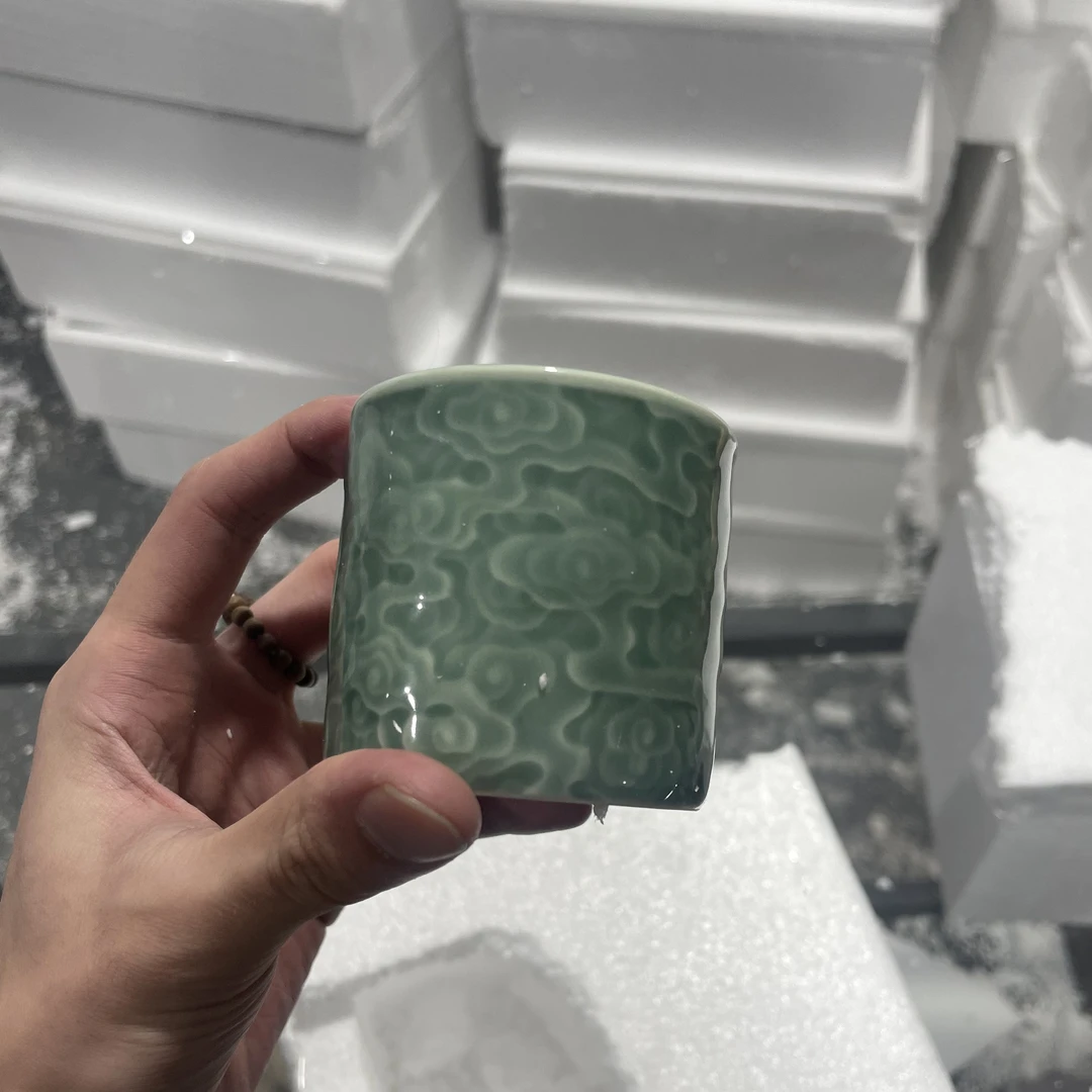 青瓷祥云扳指杯刻花满工中式主人杯普洱茶杯品茗杯家用陶瓷个人杯