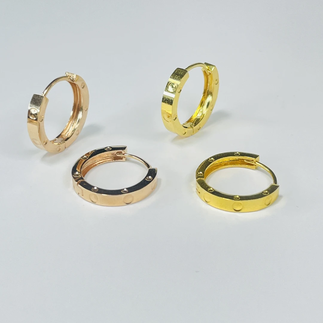 18K金宽版卡家耳扣百搭简约精致时尚通体18K金Au750多样性发货