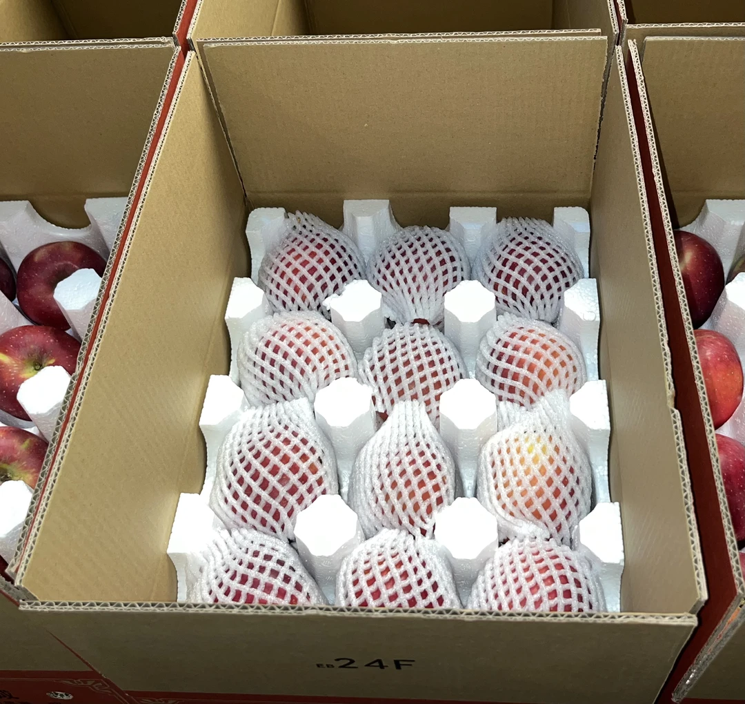 满箱装.整箱约12斤送朋友.正宗云南昭通丑苹果山区树熟高山现摘