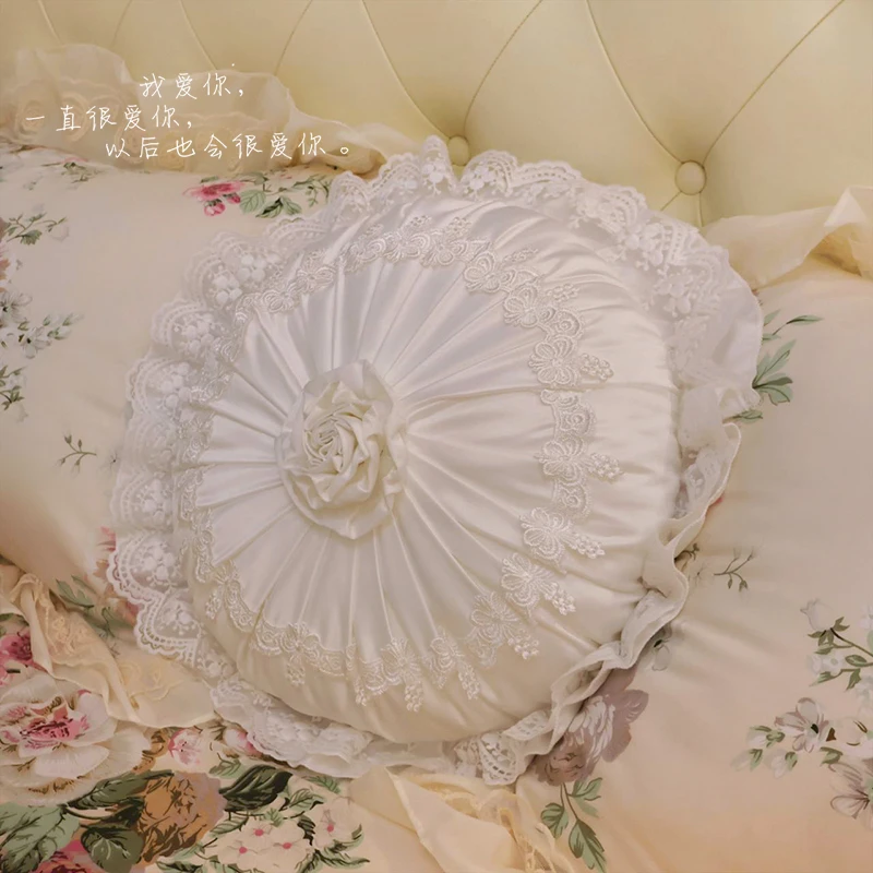 【真珍严选】法式圆抱枕靠垫白色蕾丝南瓜枕ins轻奢沙发卧室造型枕