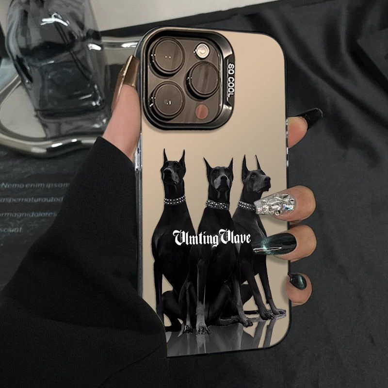 三只酷酷杜宾适用苹果15/16/17手机壳12/13彩银高级感防摔7/8P硬