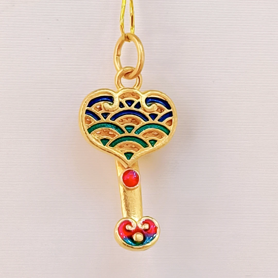 C 足金珐琅彩小挂坠（多款可选）