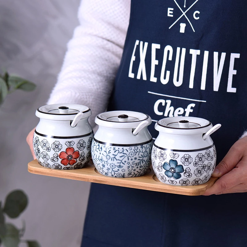 厨房精美陶瓷调料盒套装瓶罐家用盐罐带盖辣椒油猪油罐耐高温罐子