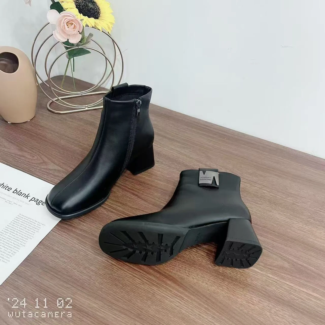 新款时尚秋靴厚棉靴子女时尚粗跟方头短靴N666