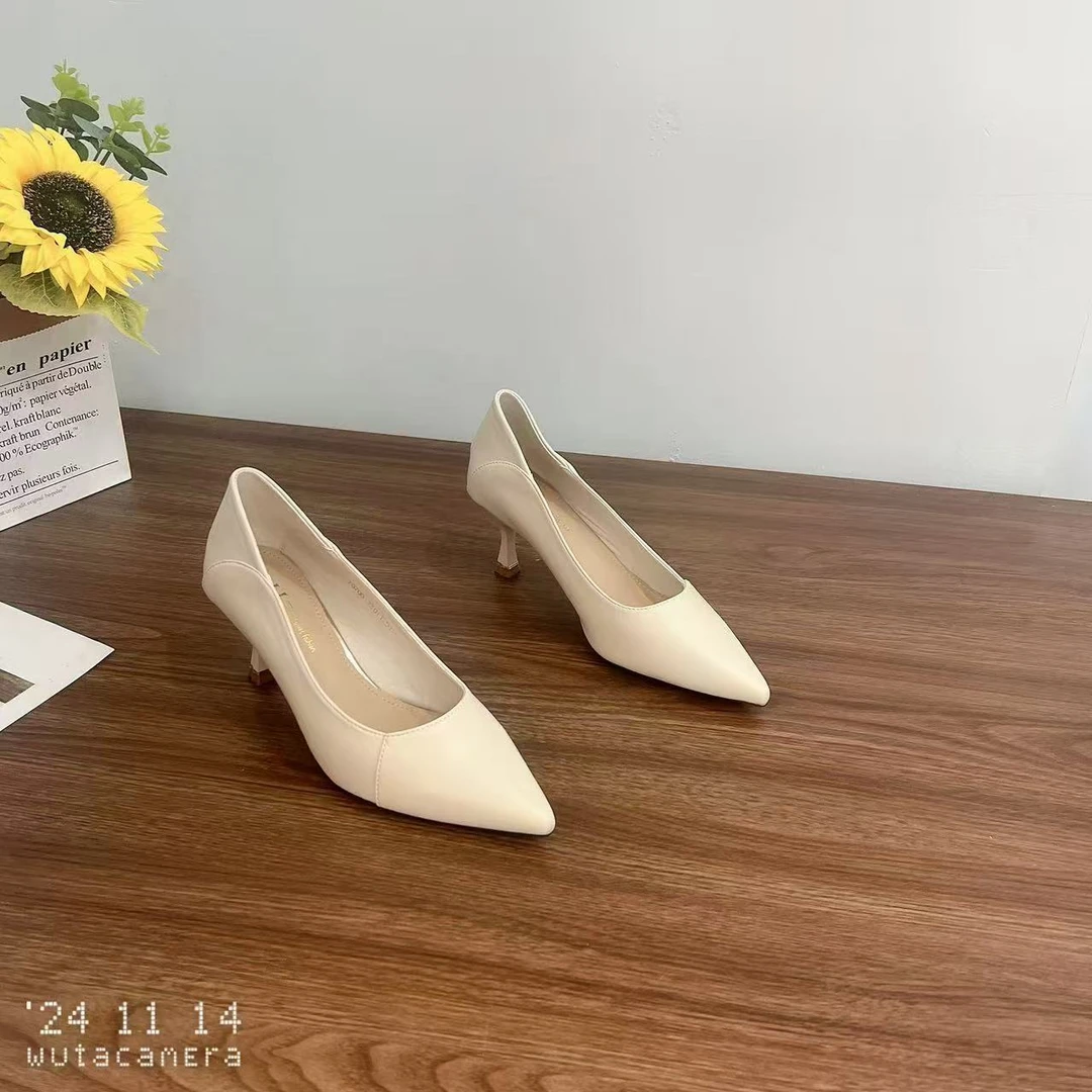 70700  法式小跟软皮方扣气质高跟鞋女细跟尖头百搭单鞋