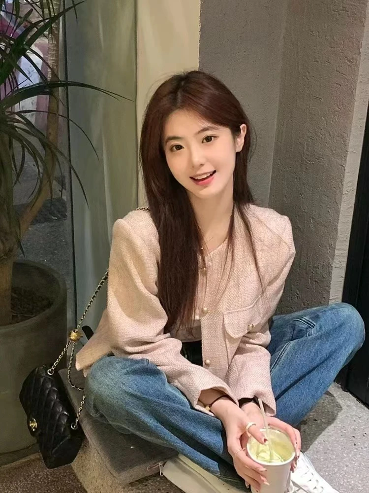 法式粉色小香风厚外套女高级感气质春秋短款小个子设计感长袖上衣