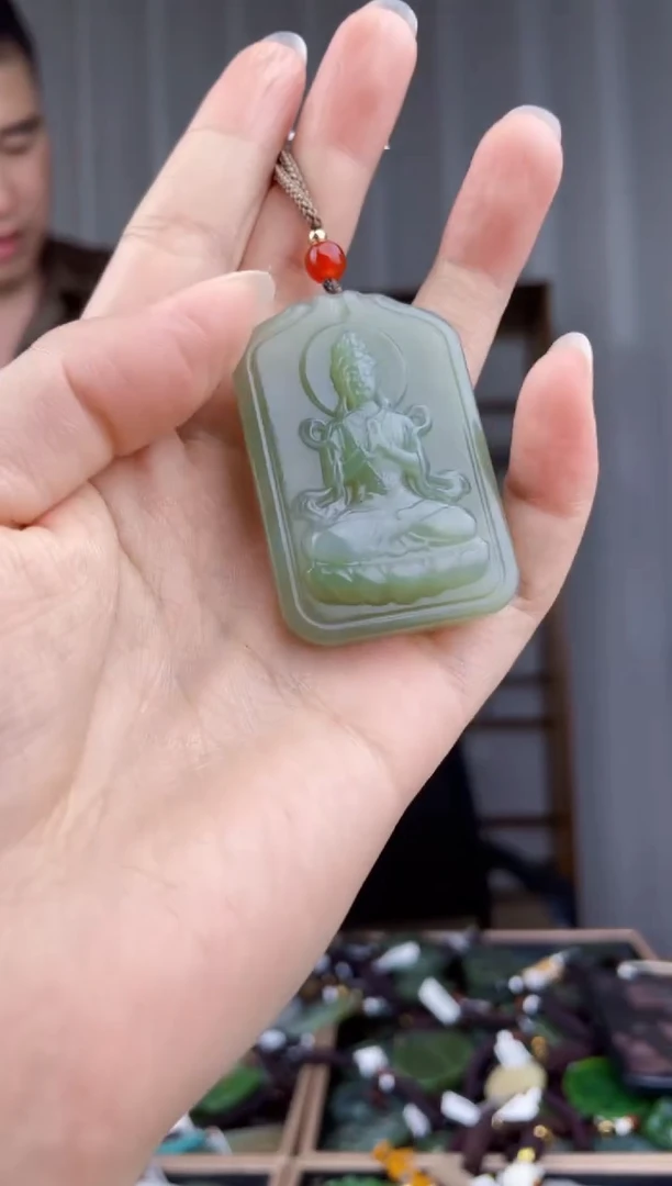 【闪购商品】和田玉挂件未镶嵌拍一发一，多样性发货！