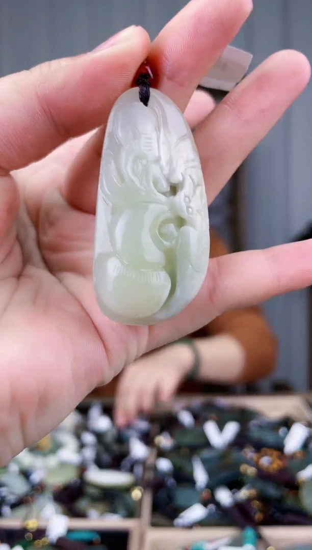 【闪购商品】和田玉挂件未镶嵌拍一发一，多样性发货！