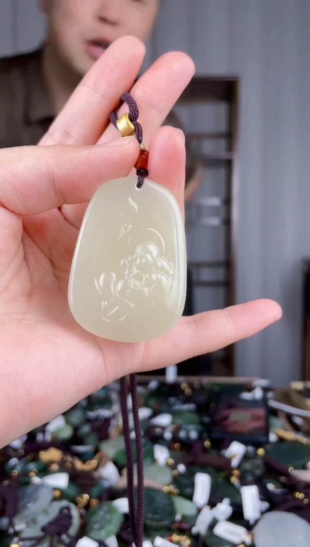 【闪购商品】和田玉挂件未镶嵌拍一发一，多样性发货！