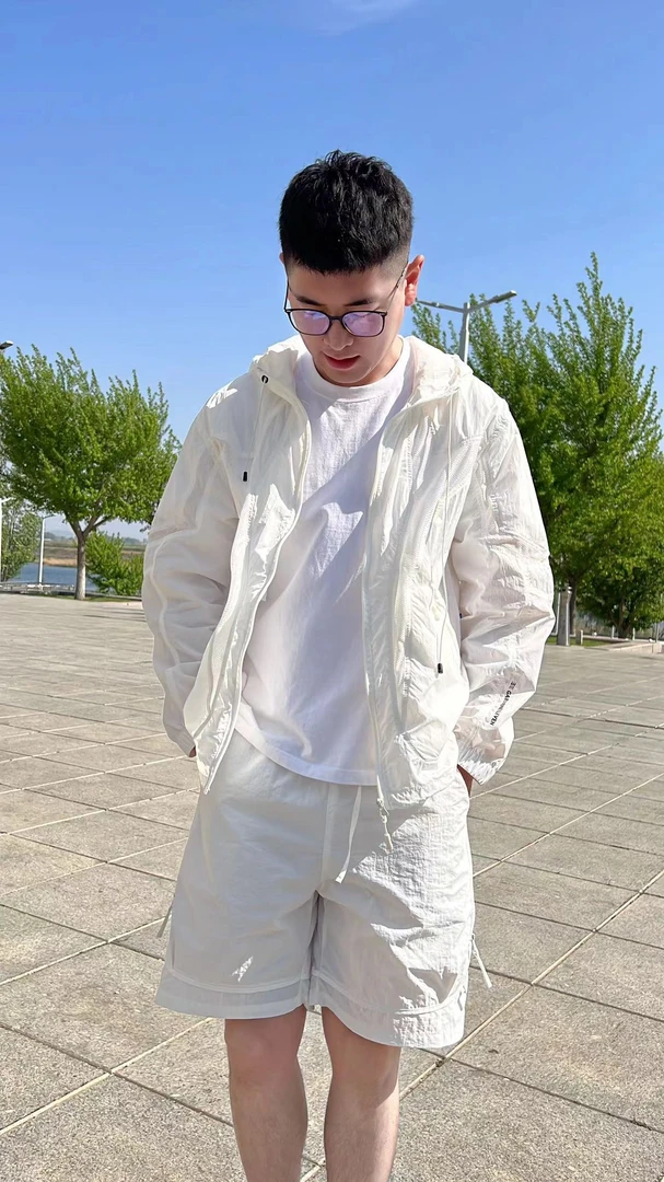 夏季男女设计师款时尚百搭薄款轻薄韩版户外防嗮登山运动服潮流版