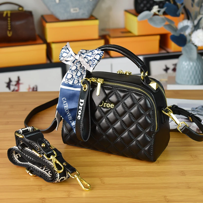 香港正品真皮高级牛皮女包新款小香风菱格波士顿枕头包单肩斜挎包