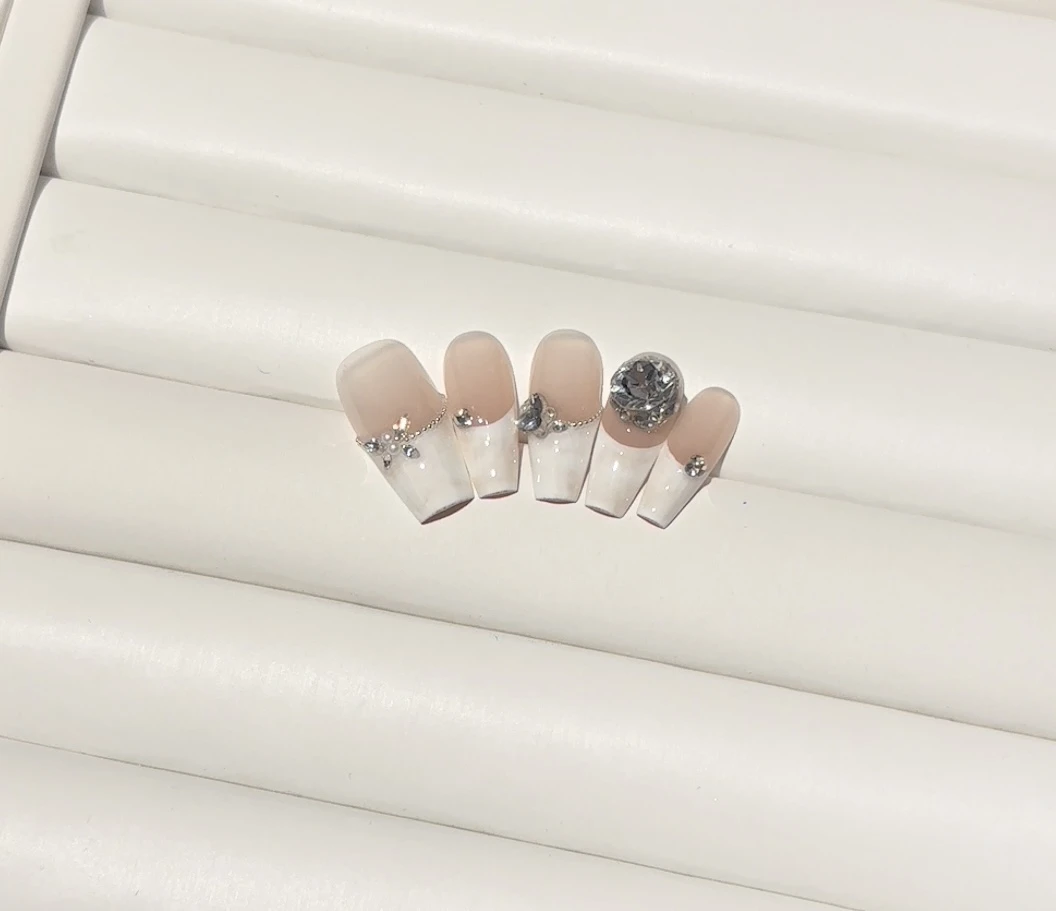 巴仑美【晕染蝴蝶】清爽晕染法式纯手工可重复穿戴美甲贴施家华子钻
