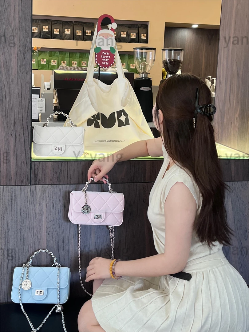 .夏季经典时尚休闲百搭简约单肩斜跨包包