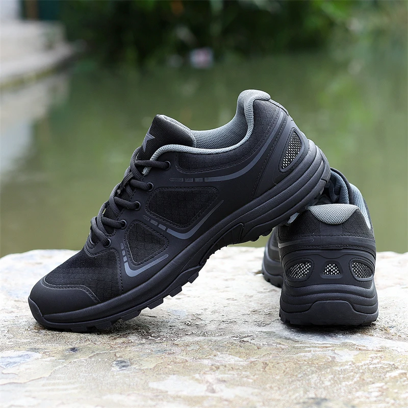 新款体能作训练鞋户外低帮徒步耐磨训练鞋男黑色防滑工地劳保鞋