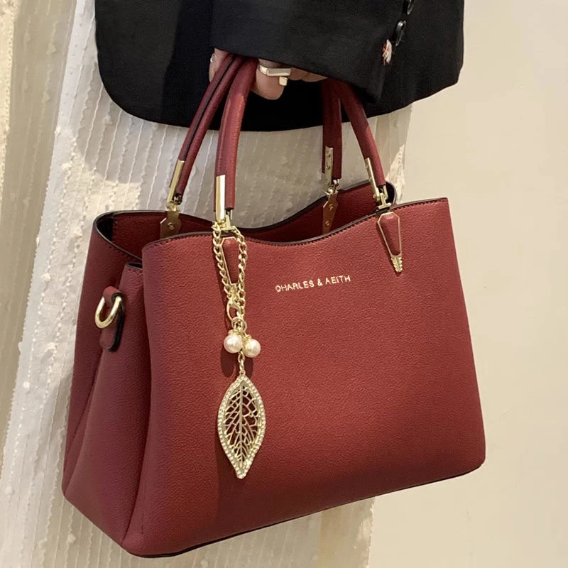 包包女2025新款婚包高级感大气手提包大容量软皮妈妈包中年斜挎包