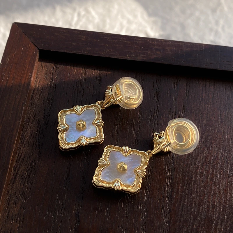 铜合金耳饰 法式雕花双面贝壳修饰脸型无耳洞蚊香盘耳夹